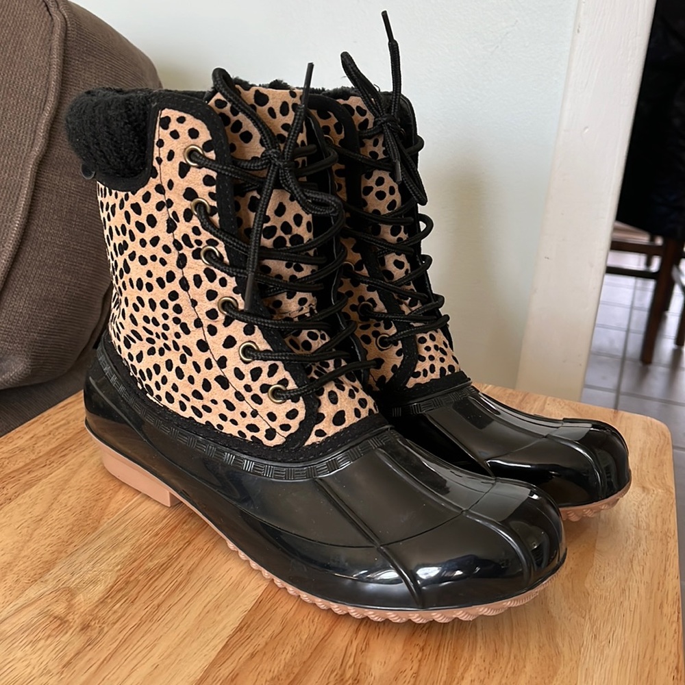 JustFab leopard duck boots 7.5